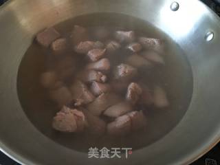 新疆羊肉抓饭的做法步骤：2
