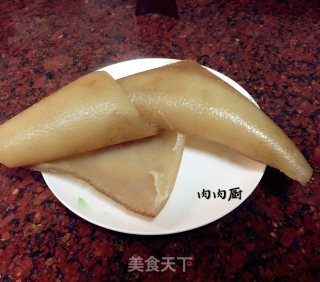 花生猪皮煲#肉肉厨的做法步骤：2