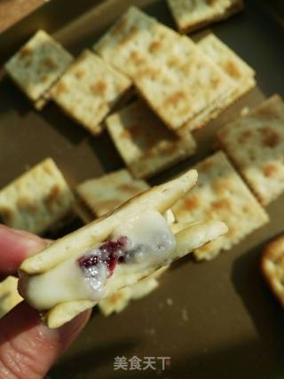 牛轧糖夹心饼干的做法步骤：10