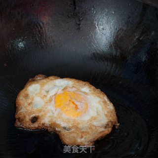 尖椒炒煎蛋的做法步骤：1
