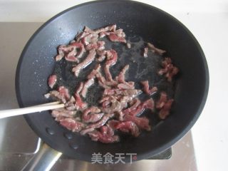 黑椒牛肉炒乌冬面的做法步骤：6