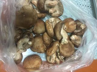 烤香菇的做法步骤：1