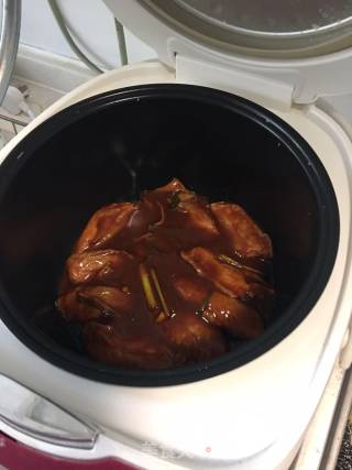 电饭煲烤翅的做法步骤：3