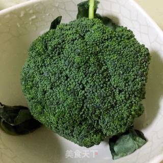 水煮西兰花的做法步骤：1