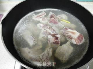 土豆豆角炖排骨的做法步骤：2
