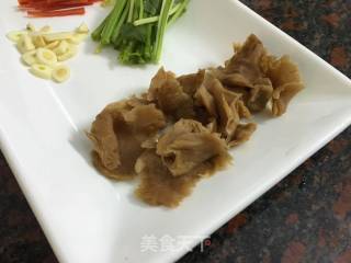 【潮汕】淡甲鱼焖潮汕菜脯的做法步骤：2