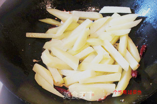 麻辣土豆条的做法步骤：4
