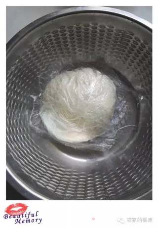 五彩虾仁饺子的做法步骤：5
