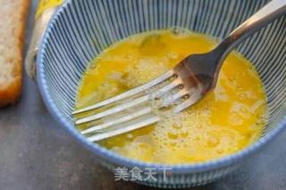 牛油果菠菜三明治的做法步骤：1