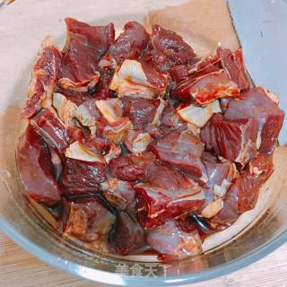 萝卜焖牛肉的做法步骤：3