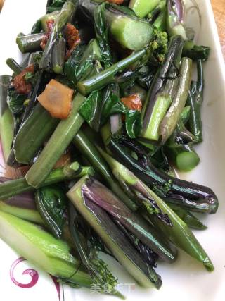 油渣炒红菜苔的做法步骤：5