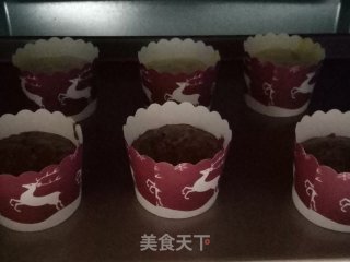 松软杯子蛋糕（巧克力与香橙口味）的做法步骤：8