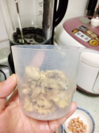 核桃杏仁花生露的做法步骤：1