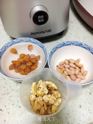 核桃杏仁花生露的做法步骤：3