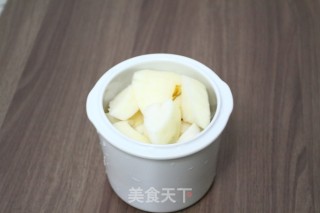 止咳润肺的冰糖雪梨银耳羹的做法步骤：3