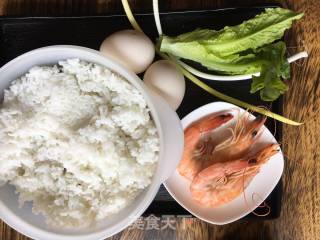 欲罢不能的什锦鲜虾炒饭的做法步骤：2