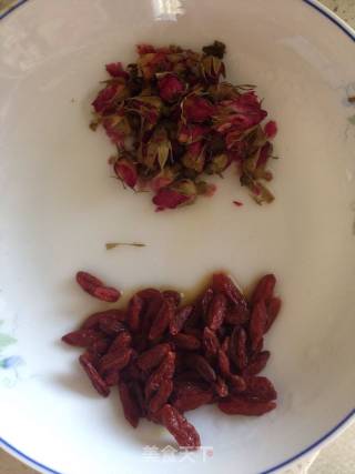 超级养颜的皂米银耳羹的做法步骤：3