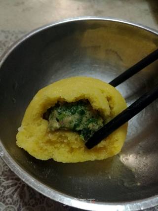 荠菜黄金玉米团子的做法步骤：3
