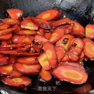 回锅肉炒胡萝卜的做法步骤：4
