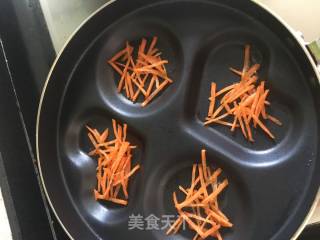 胡萝卜丝鸡蛋饼的做法步骤：3