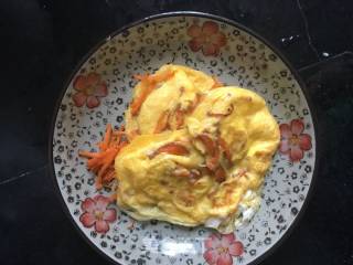 胡萝卜丝鸡蛋饼的做法步骤：6