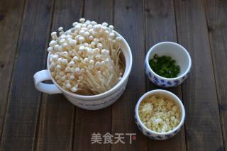 【蒜香焗烤金针菇】年菜预热，教你做零难度却让你吃一口停不下来的烤箱菜的做法步骤：2