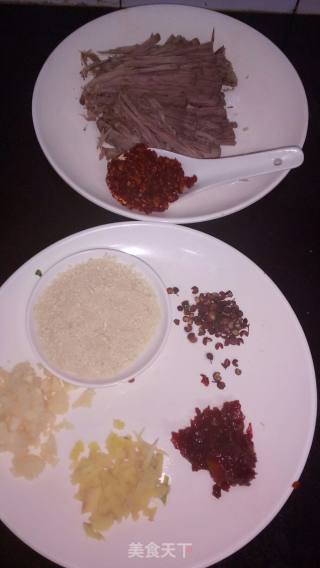 麻辣牛肉丝的做法步骤：1