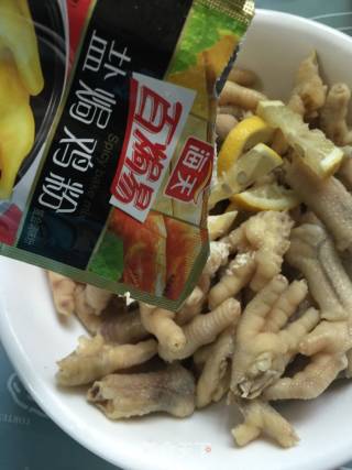 盐焗鸡爪的做法步骤：4