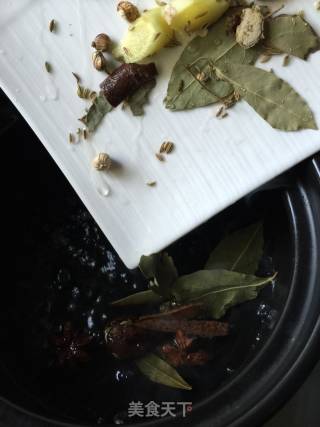 卤凤爪的做法步骤：4