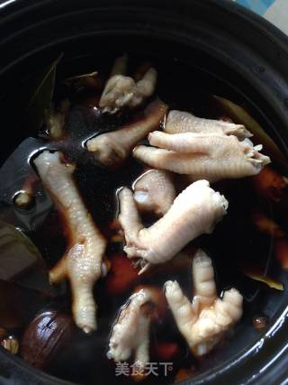 卤凤爪的做法步骤：7