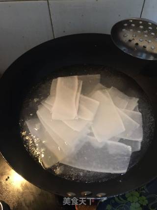 三鲜萝卜卷的做法步骤：1