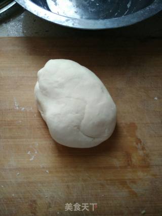 葱油饼的做法步骤：1