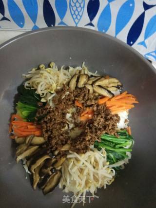 美味韩式拌饭的做法步骤：1