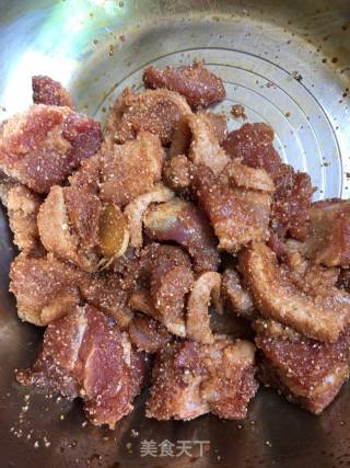 板栗粉蒸肉的做法步骤：1