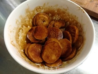 芋头扣肉的做法步骤：2