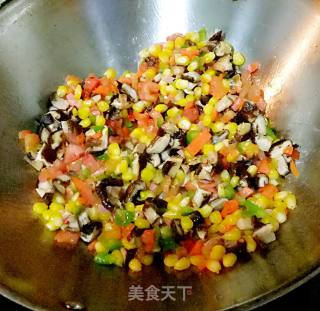 香菇玉米火腿焖饭的做法步骤：3