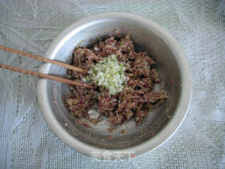 猪肉酸菜蒸饺的做法步骤：8