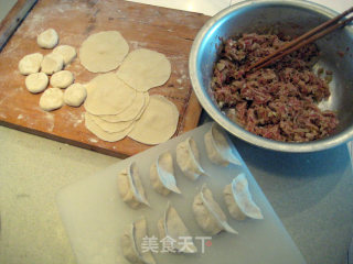 猪肉酸菜蒸饺的做法步骤：9