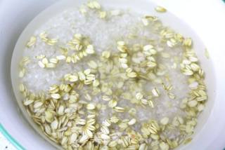 香菇白菜粥—感冒粥的做法步骤：1