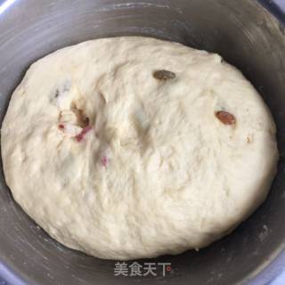 自制葡萄干枸杞面包的做法步骤：3