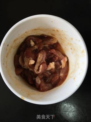 菠菜酱肉蔬菜卷饼的做法步骤：11