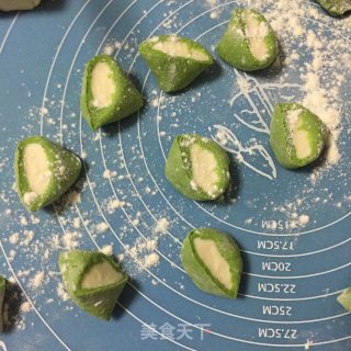 白菜饺子的做法步骤：8
