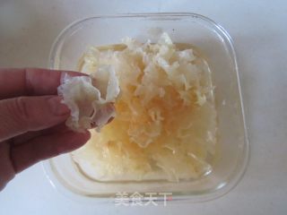 桃胶银耳羹的做法步骤：2
