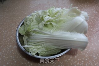 醋溜白菜的做法步骤：1