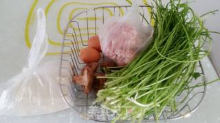 芹菜猪肉水饺的做法步骤：1