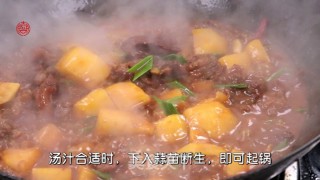 好吃又便宜的的【土豆烧牛腩】的做法步骤：4