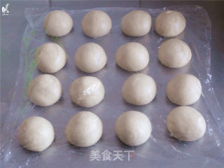 红糖栗子小餐包的做法步骤：5