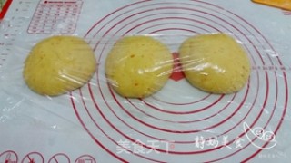 胡萝卜豆沙餐包的做法步骤：8