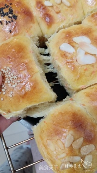 胡萝卜豆沙餐包的做法步骤：13