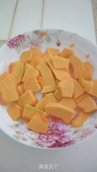 奶油南瓜浓汤的做法步骤：1